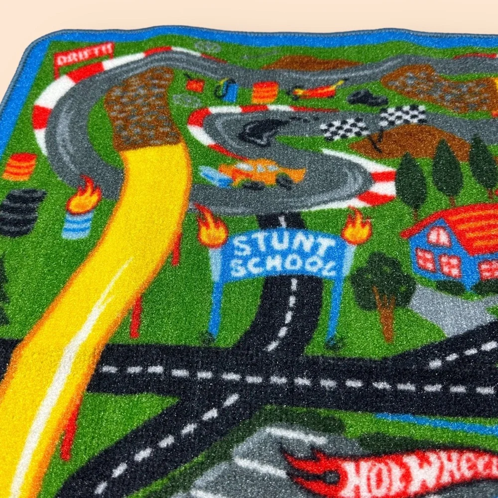 2014 Mattel Hot Wheels Trick Town Toy Race Car Play Mat/Track 39” x 25.5”